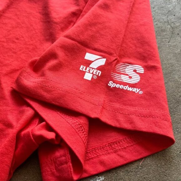 [X-LARGE] 7-Eleven Speedway Christmas 2023 Graphic T-Shirt [RED] NEW IN BAG - Picture 2 of 5